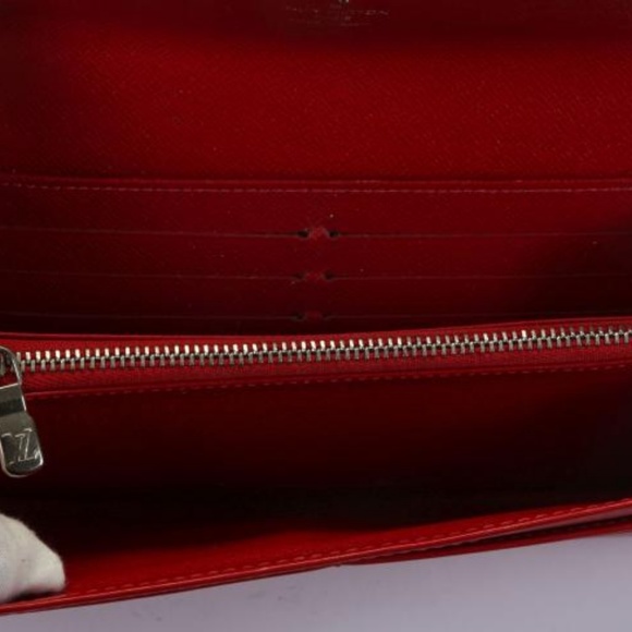 Louis Vuitton Carmin (Red) Epi Sarah Wallet - Picture 5 of 8
